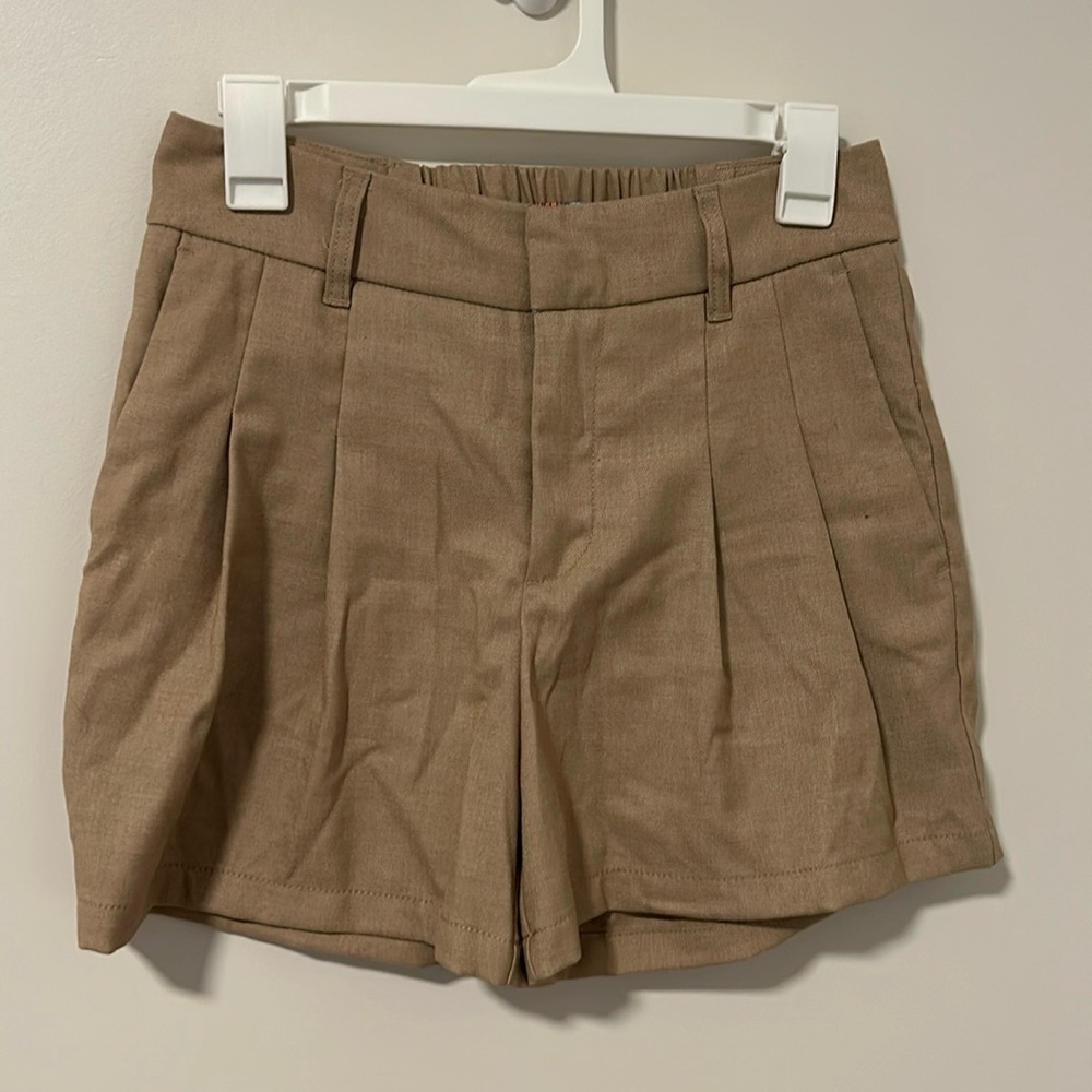Urban Outfitters Tan Cream Summer Shorts Size Small